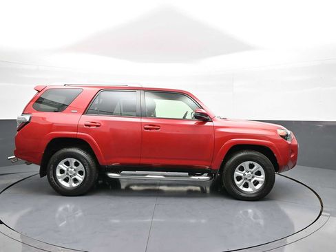 Used 2016 Toyota 4Runner SR5 AWD/4WD image 5