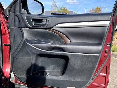 Used 2016 Toyota Highlander Plus image 20
