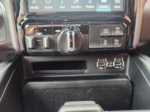 Used 2023 RAM 1500 Laramie AWD/4WD image 29