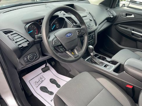 Used 2017 Ford Escape SE w/ SE Cold Weather Package AWD/4WD image 24