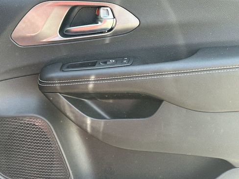 New 2026 Chrysler Pacifica Select FWD image 14