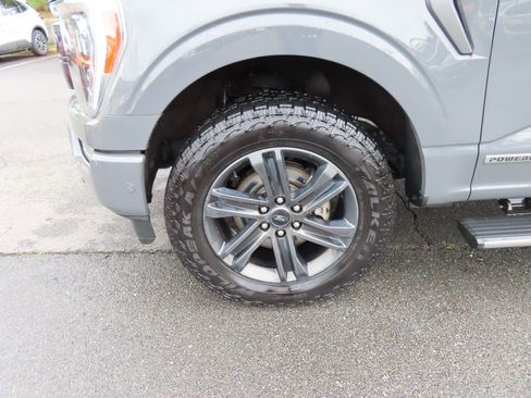 Used 2021 Ford F150 Lariat w/ Equipment Group 502A High AWD/4WD image 14