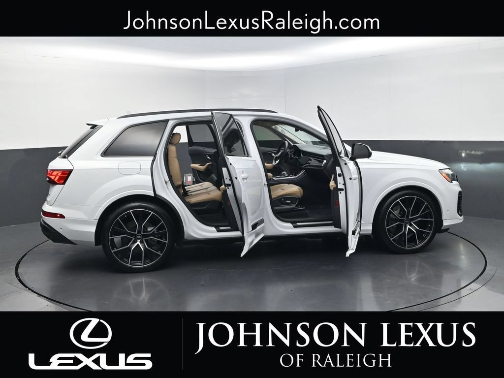 Used 2025 Audi Q7 3.0T Prestige w/ Prestige Package AWD/4WD image 28