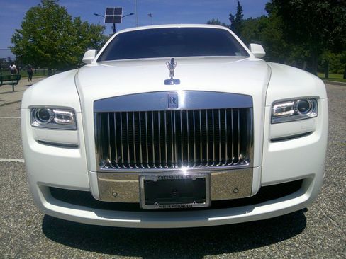 Used 2013 Rolls-Royce Ghost RWD image 39