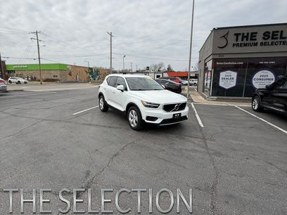 Used 2020 Volvo XC40 T4 Momentum