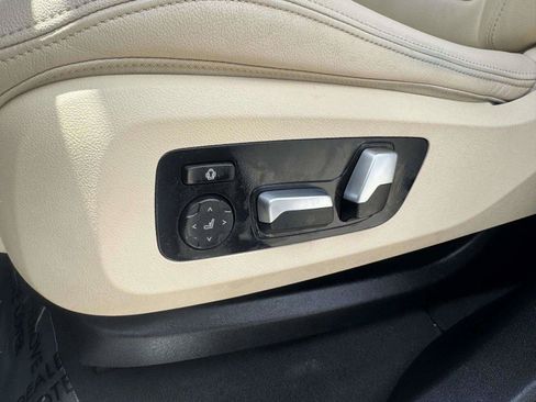 Used 2022 BMW X5 xDrive40i w/ Premium Package AWD/4WD image 27