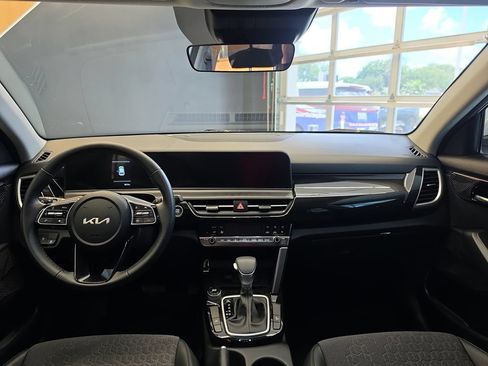 Certified 2026 Kia Seltos S FWD image 19