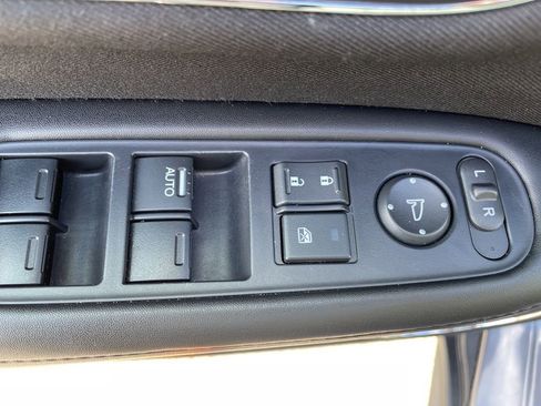 Used 2017 Honda HR-V EX image 11