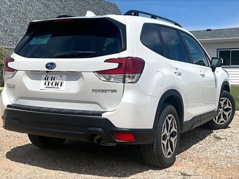 Used 2023 Subaru Forester Premium AWD/4WD image 5