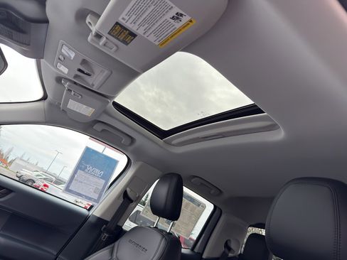 New 2025 Ford Maverick Lariat w/ Black Appearance Package image 33