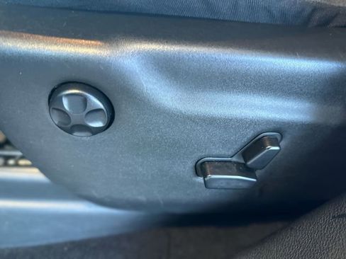 Used 2020 Jeep Grand Cherokee Laredo image 13