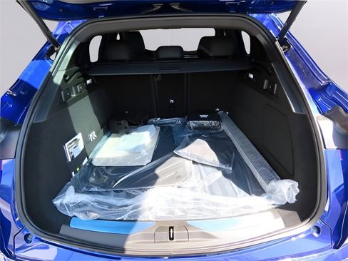 New 2024 Maserati Grecale GT image 23