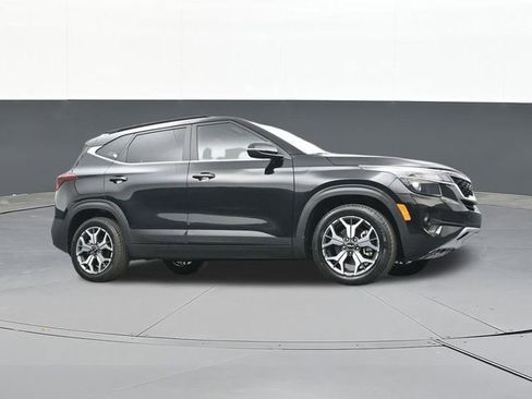 Used 2023 Kia Seltos EX image 50