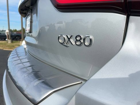 Used 2018 INFINITI QX80 w/ Driver Assistance Package image 11