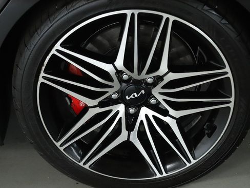 Used 2023 Kia Stinger GT2 image 40