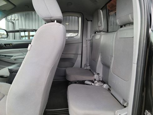Used 2013 Toyota Tacoma 4x4 Access Cab w/ Convenience Pkg image 14