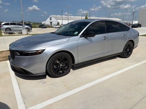 Used 2025 Honda Accord SE image 1