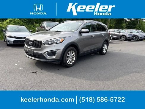 Used 2017 Kia Sorento AWD image 1