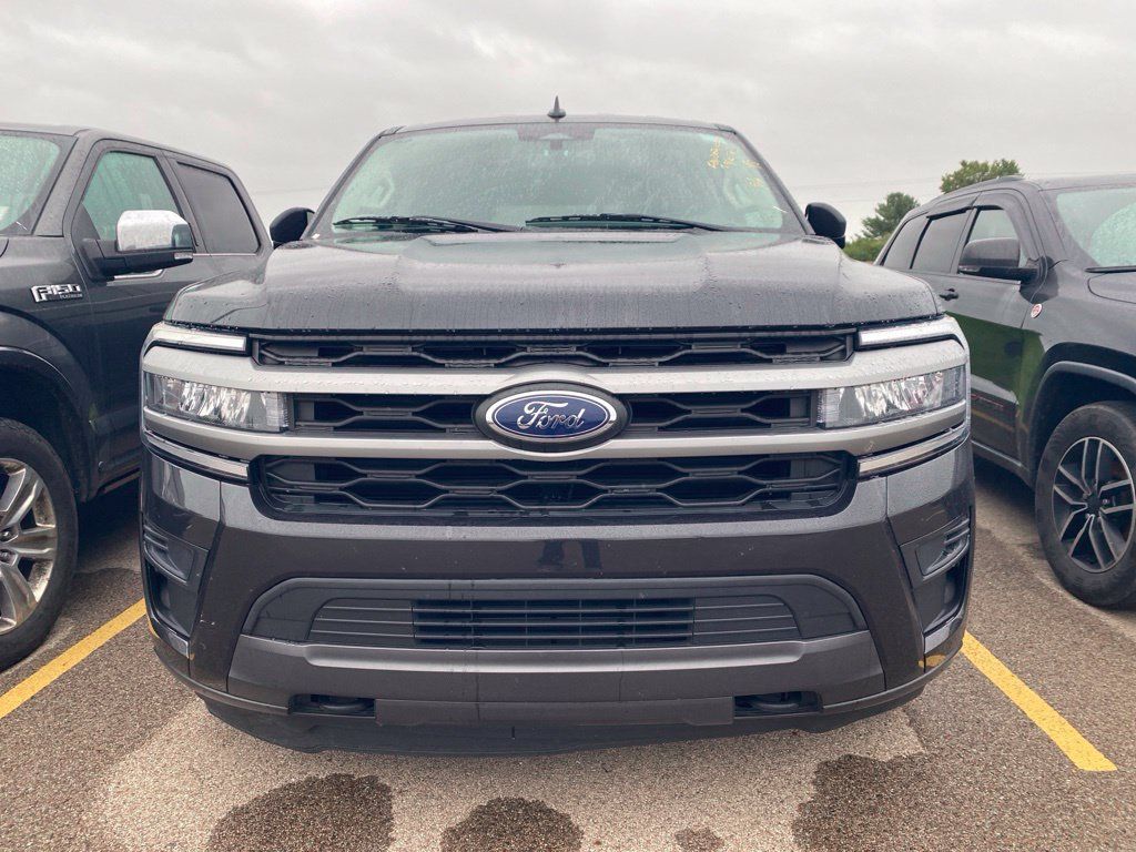 Used 2023 Ford Expedition XLT AWD/4WD image 18