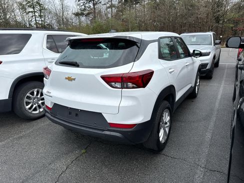 Used 2024 Chevrolet TrailBlazer LS w/ LS Confidence Package image 3