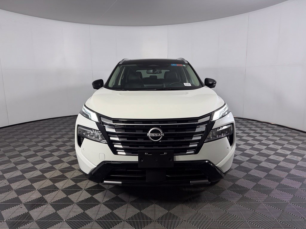 Used 2025 Nissan Rogue Platinum w/ Tech Package AWD/4WD image 4