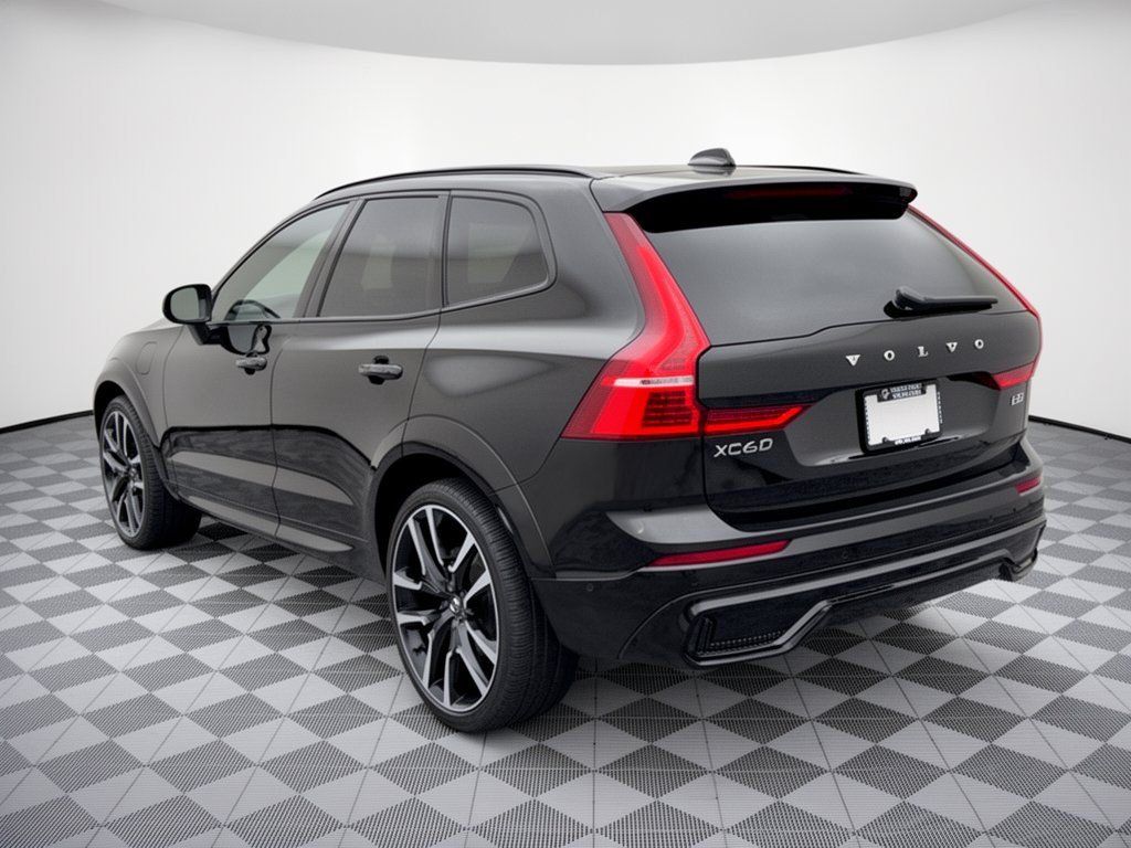 Used 2024 Volvo XC60 B5 Ultimate AWD/4WD image 3