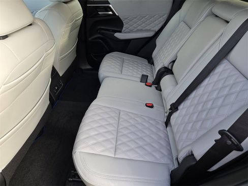 New 2025 Mitsubishi Outlander SEL image 22