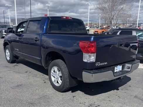 Used 2013 Toyota Tundra 4x4 CrewMax w/ Tow Pkg image 5