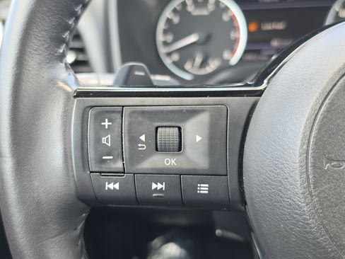 Used 2021 Nissan Rogue SV w/ Premium Package FWD image 21