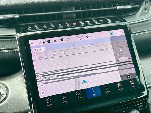 Used 2023 Jeep Grand Cherokee L Limited image 16