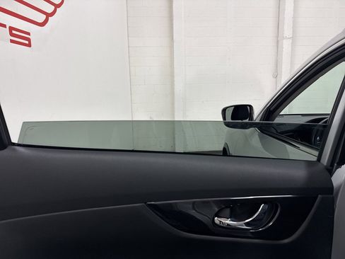 Used 2017 Nissan Rogue SV w/ SV Family Package image 52