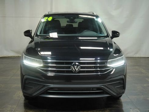 Used 2024 Volkswagen Tiguan SE AWD/4WD image 8