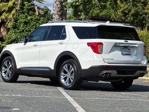 Certified 2020 Ford Explorer Platinum w/ Premium Technology Package AWD/4WD image 6