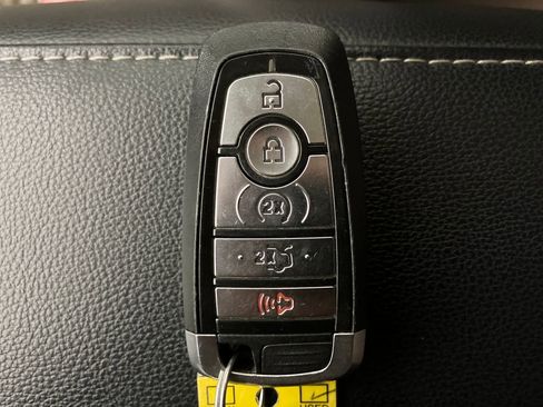 Certified 2017 Ford Fusion SE w/ Fusion SE Technology Package image 33