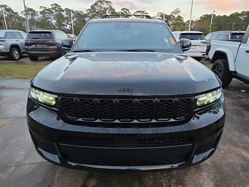 Certified 2024 Jeep Grand Cherokee L Laredo image 10