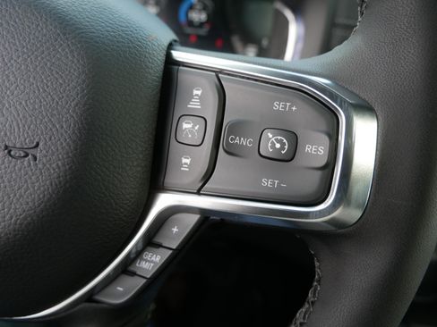 New 2026 RAM 3500 Laramie AWD/4WD image 15