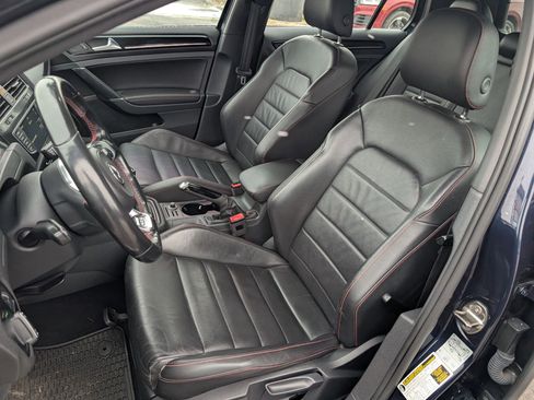 Used 2017 Volkswagen GTI SE image 15