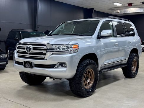 Used 2016 Toyota Land Cruiser AWD/4WD image 6