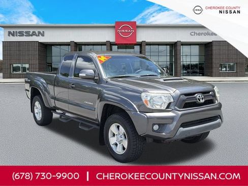 Used 2014 Toyota Tacoma PreRunner w/ TRD Sport Package RWD image 1