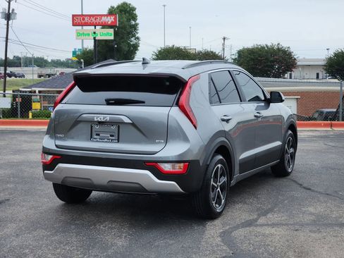 Certified 2024 Kia Niro EX FWD image 6