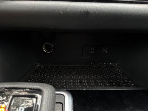 Used 2025 Nissan Pathfinder SV FWD image 25