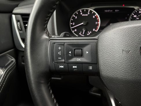Used 2025 Nissan Rogue SV AWD/4WD image 37