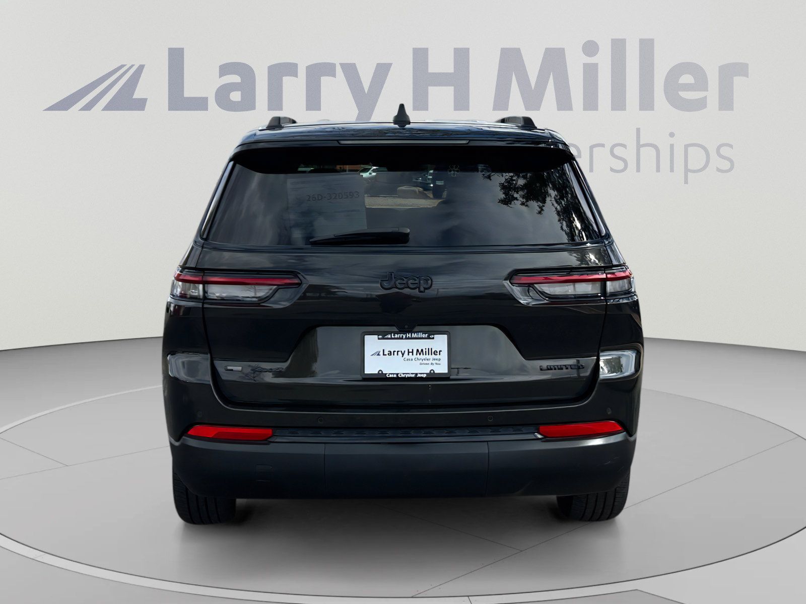 Used 2022 Jeep Grand Cherokee L Limited w/ Black Appearance Package AWD/4WD image 4