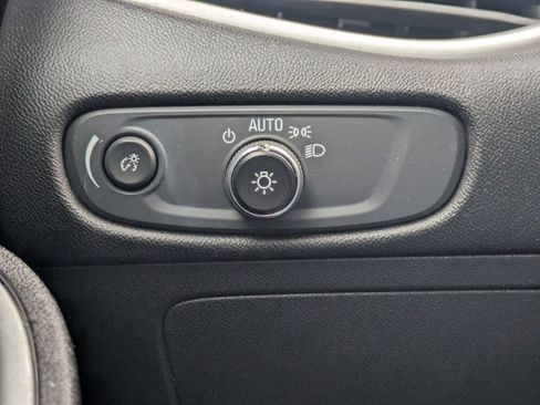 Used 2022 Chevrolet Malibu LT image 27