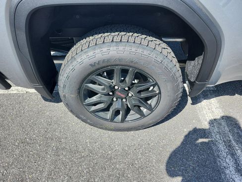 New 2026 GMC Sierra 1500 Elevation image 6