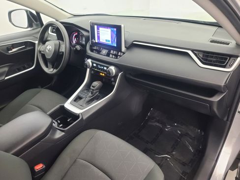Used 2025 Toyota RAV4 XLE image 28