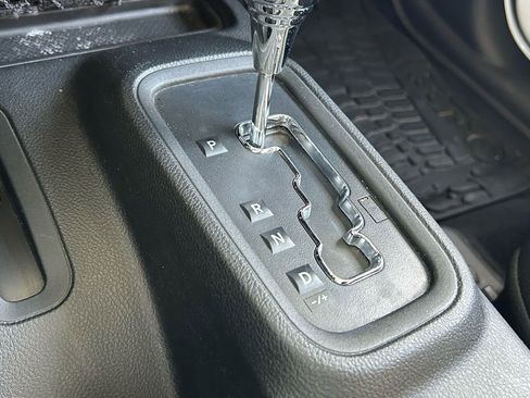 Certified 2017 Jeep Wrangler Unlimited Rubicon w/ Connectivity Group image 37