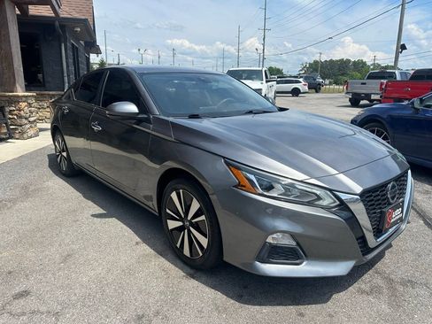 Used 2021 Nissan Altima 2.5 SV FWD image 8