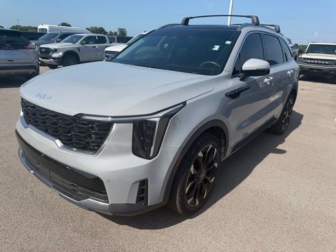 Used 2025 Kia Sorento EX w/ Panoramic Sunroof Package FWD image 24