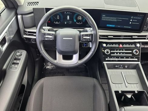 Used 2025 Hyundai Santa Fe SE FWD image 13